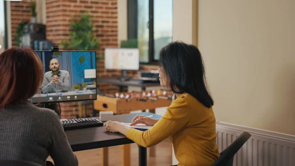 wpman working with colleague